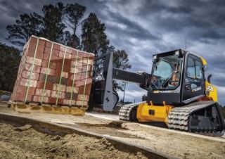 Ładowarki o sterowaniu burtowym JCB 3TS-8T