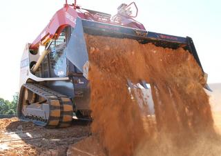 Ładowarki o sterowaniu burtowym Takeuchi TL 12 R2