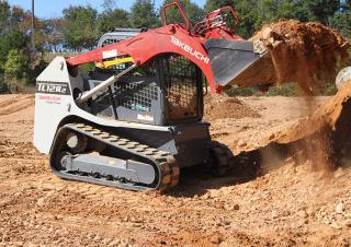 Ładowarki o sterowaniu burtowym Takeuchi TL 12 R2