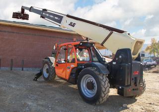 Ładowarki teleskopowe JLG 1255