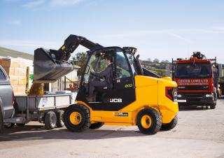 Ładowarki teleskopowe JCB 35-23D