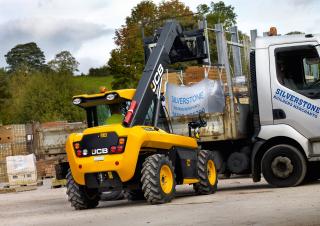 Ładowarki teleskopowe JCB 516-40
