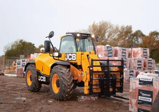 Ładowarki teleskopowe JCB 531-70