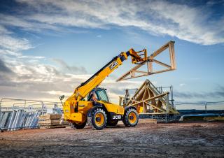 Ładowarki teleskopowe JCB 540-140 HI-VIZ