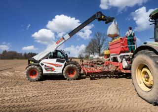 Ładowarki teleskopowe Bobcat TL43.80HF 135 V