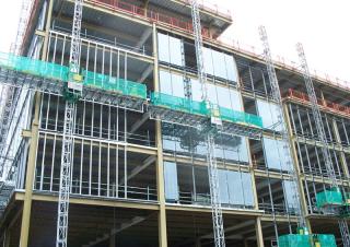 Masztowe platformy robocze Elevadores Alher PM 210