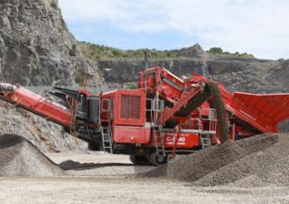 Urządzenia do recyklingu gruzu budowlanego Terex-Finlay C 1540 Hybrid