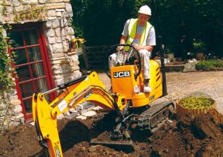 Minikoparki JCB 8010 CTS