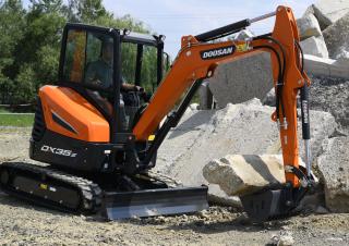 Minikoparki Develon DX35Z-7