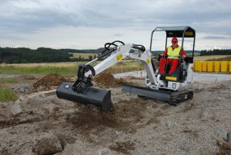 Minikoparki Bobcat E 14
