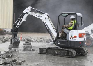 Minikoparki Bobcat E32