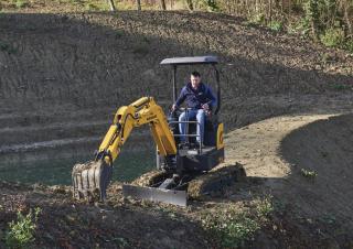 Minikoparki New Holland E17C