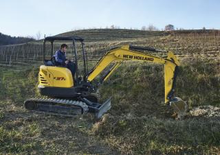 Minikoparki New Holland E37C