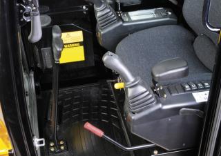 Minikoparki Hanix H17D