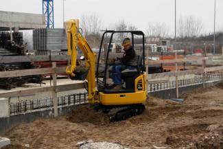 Minikoparki Komatsu PC14R-3
