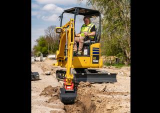 Minikoparki Komatsu PC18MR-5