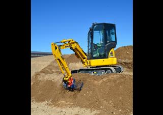 Minikoparki Komatsu PC26MR-5