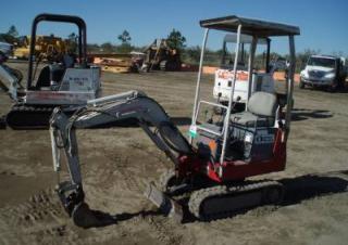 Minikoparki Takeuchi TB 007