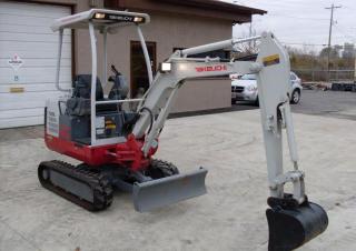 Minikoparki Takeuchi TB 016 A