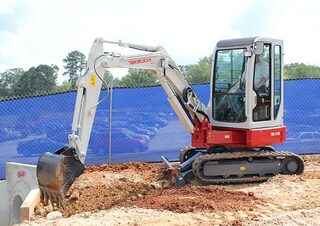 Minikoparki Takeuchi TB 138 FR