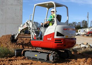 Minikoparki Takeuchi TB 230