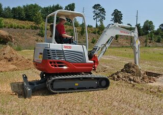 Minikoparki Takeuchi TB 235