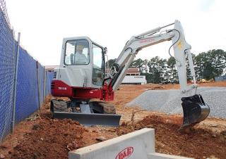 Minikoparki Takeuchi TB 138 FR