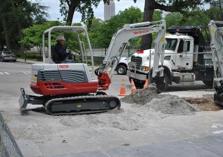 Minikoparki Takeuchi TB 235