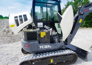 Minikoparki Schaeff TC 37-2