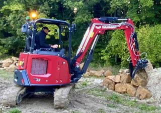 Minikoparki Yanmar ViO33-7