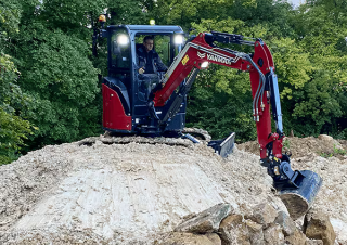Minikoparki Yanmar ViO38-7