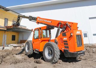 Ładowarki teleskopowe JLG 10054