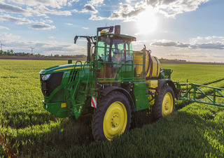 Opryskiwacze samojezdne John Deere R4140i