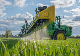 Opryskiwacze samojezdne John Deere R4150i