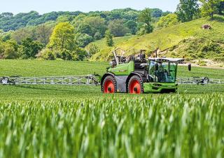 Opryskiwacze samojezdne Fendt Rogator 665 