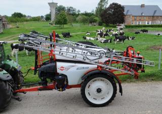 Opryskiwacze zaczepiane Kuhn Atlantique 2400