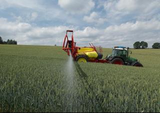 Opryskiwacze zaczepiane Kverneland Ikarus S38