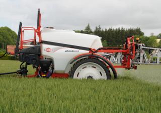 Opryskiwacze zaczepiane Kuhn Lexis 3000