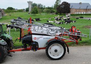 Opryskiwacze zaczepiane Kuhn Lexis 3000