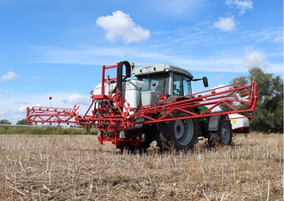 Opryskiwacze zaczepiane Unia Lux 612  