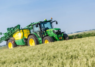 Opryskiwacze zaczepiane John Deere M740i