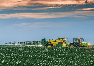 Opryskiwacze zaczepiane John Deere M944i