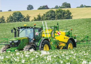 Opryskiwacze zaczepiane John Deere M962i