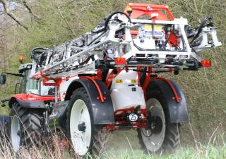 Opryskiwacze zaczepiane Kuhn Metris 2-3200
