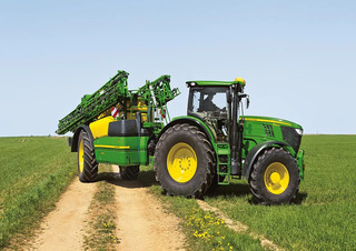 Opryskiwacze zaczepiane John Deere R 944 i