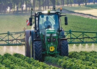 Opryskiwacze zaczepiane John Deere R732i