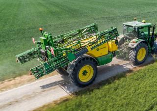 Opryskiwacze zaczepiane John Deere R740i