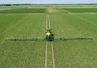 Opryskiwacze zaczepiane John Deere R944i