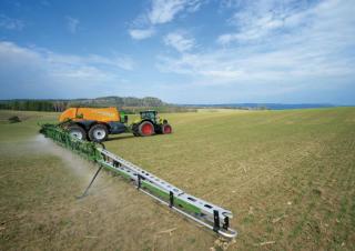Opryskiwacze zaczepiane Amazone UX 11200 (28)