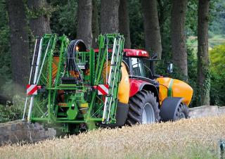 Opryskiwacze zawieszane Amazone UF 1201 (21)